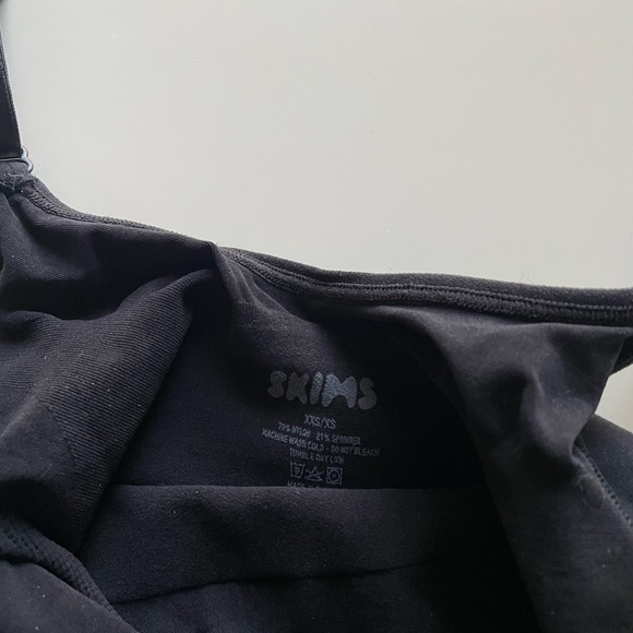 SKIMS NEW Black Sculpting Bodysuit!! - Picture 13 of 16